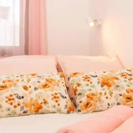 Luna Apartment *